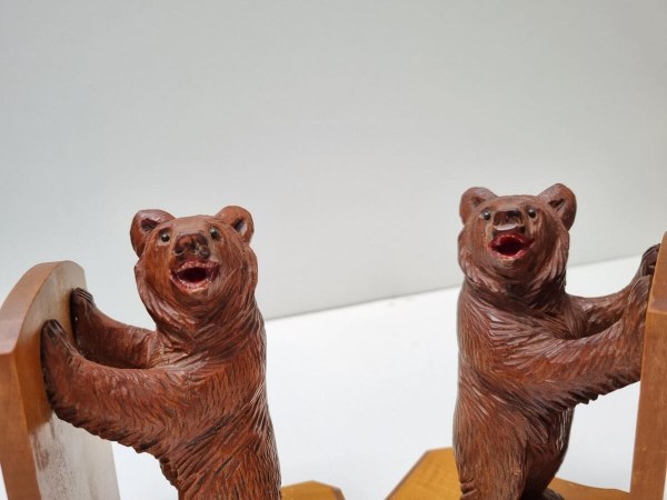 Houten-Beren-boekensteunen-Brienz-black-forest-bear-woodcarving-bookends-Geschwister Sarbach-Bookends-Switzerland-00006